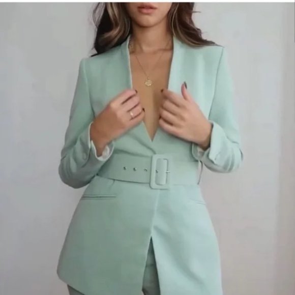 ZARA LIGTH PASTEL GREEN BELTED LAPELLES BLAZER